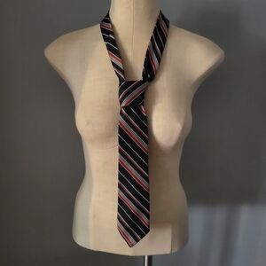 Elegant Striped Men's Tie